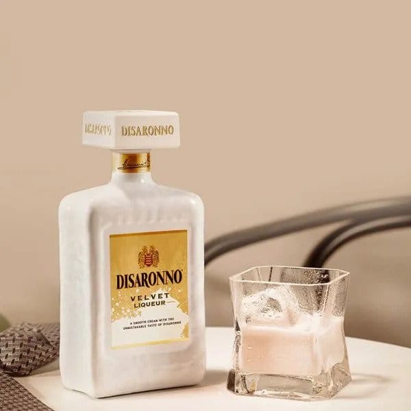 Disaronno Velvet Cream Liqueur, 70cl, image 2, The Liquor Club Brixton