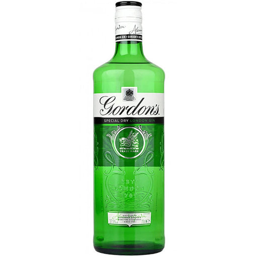 Gordon's London Dry Gin, 70cl - Green bottle of gordons gin